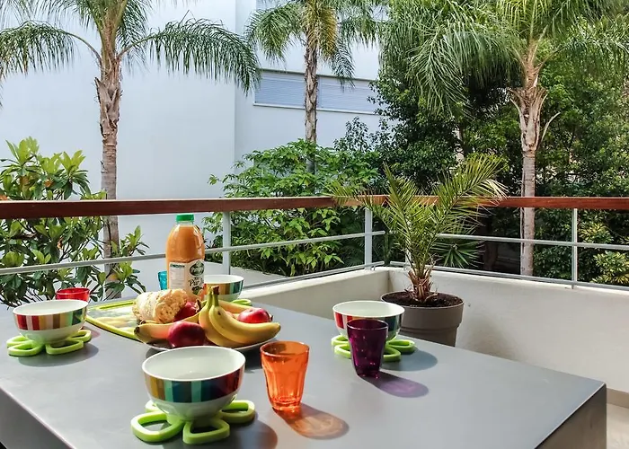 My Casa White Pearl - Parking